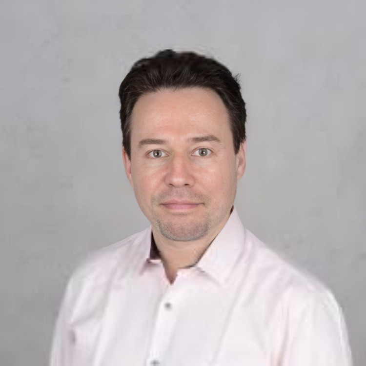 Julian Jordan, CEO, VersoView · Social publishing platform